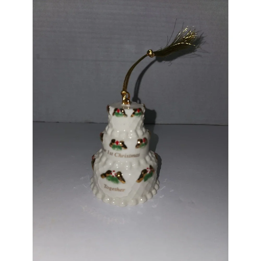 Lenox Our First Christmas Together‎ Christmas Tree Ornament Wedding Cake